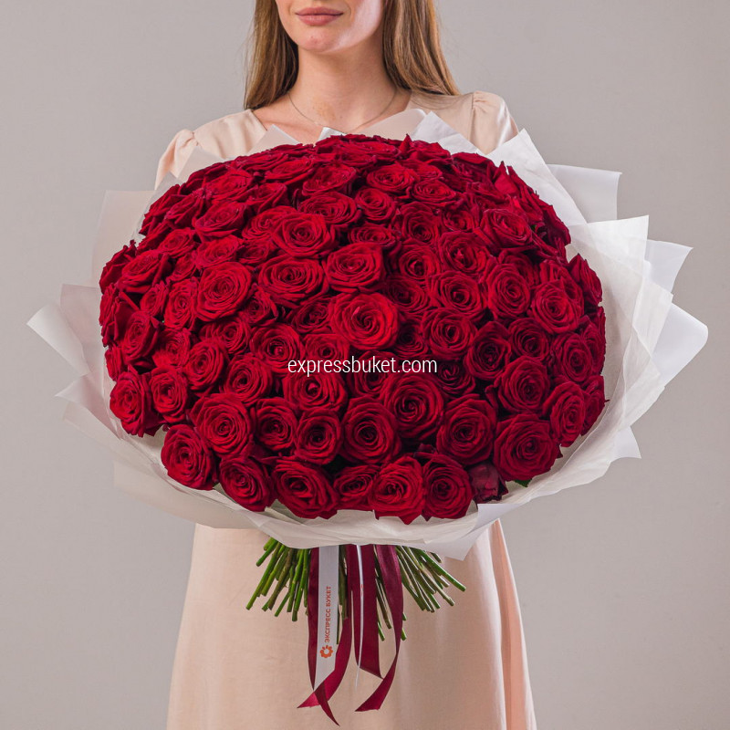 101 роза Ред Наоми