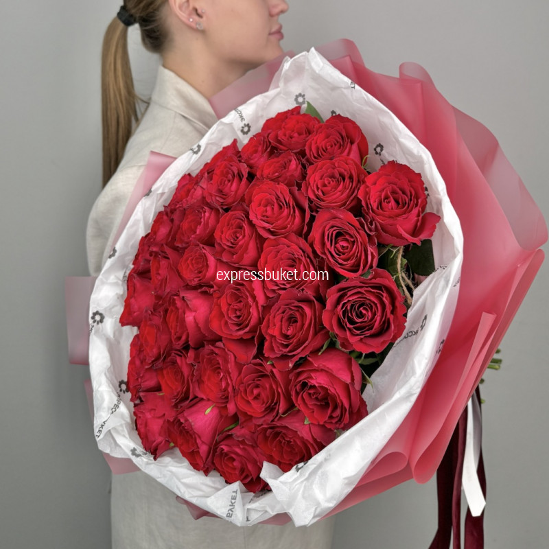 35 красных роз 50 см